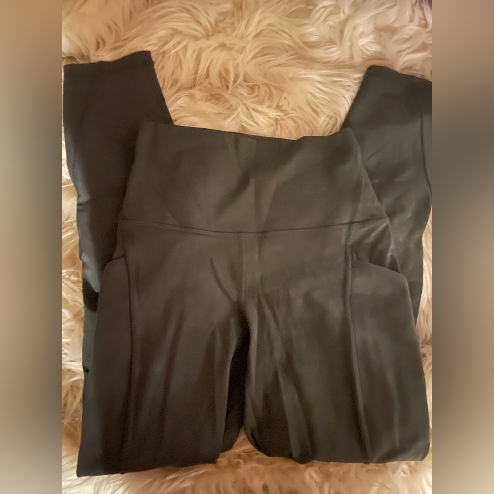 Lululemon Athletic Yoga Pants with Side Pockets Size 4